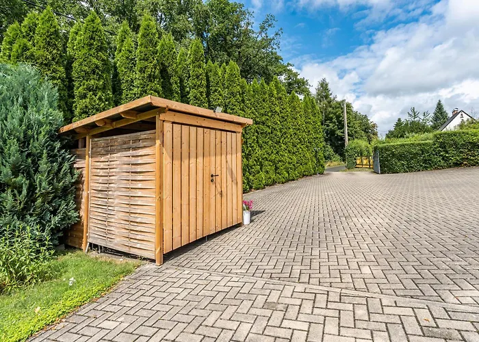 Amselnest * Dobeneck